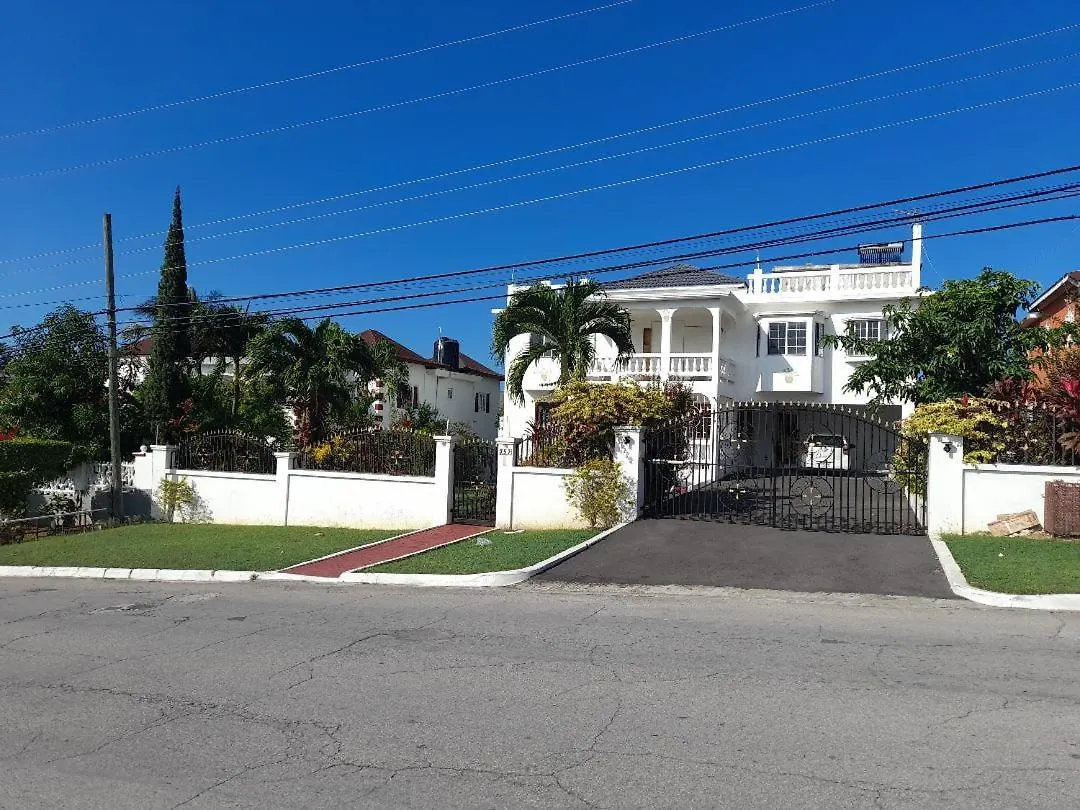 בית הארחה מונטגו ביי Melrose Place ג'מייקה