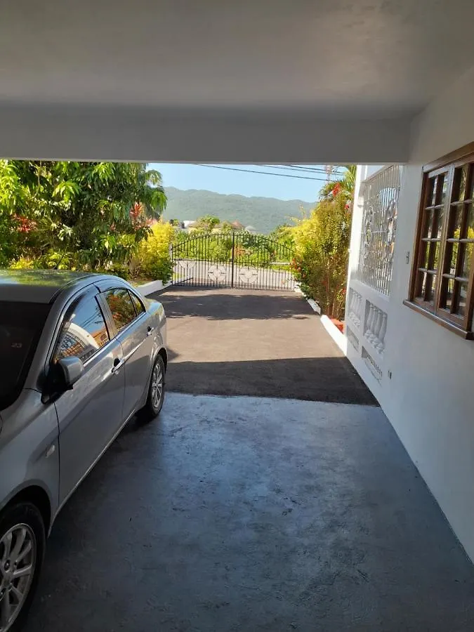 Melrose Place Montego Bay 0*,  Jamaïque